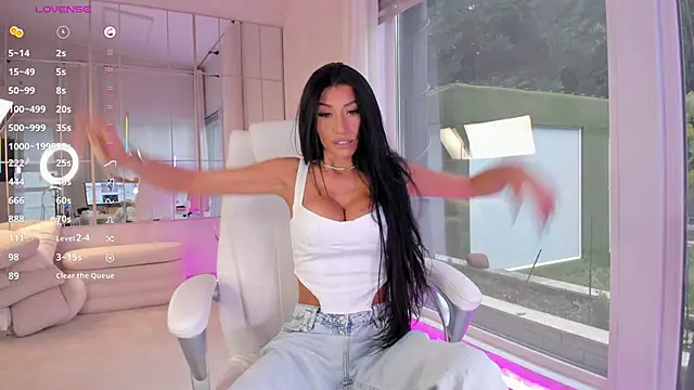 Snapshot of missdiamond_ chatting on December 15, 7:56 am missdiamond online show from December 15, 7:56 am