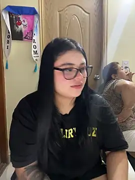 alissonfernandez  online show from February 15, 6:59 pm