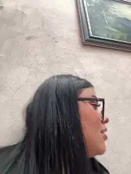 Snapshot of alissonfernandez_ chatting on May 8, 9:53 pm alissonfernandez online show from May 8, 9:53 pm