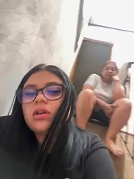Snapshot of alissonfernandez_ chatting on May 14, 9:54 pm alissonfernandez online show from May 14, 9:54 pm