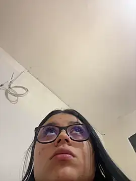 Snapshot of alissonfernandez_ chatting on May 22, 4:23 pm alissonfernandez online show from May 22, 4:23 pm
