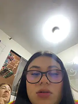 Snapshot of alissonfernandez_ chatting on June 23, 10:30 pm alissonfernandez online show from June 23, 10:30 pm