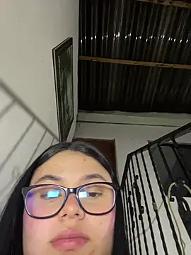 Snapshot of alissonfernandez_ chatting on July 5, 12:39 am alissonfernandez online show from July 5, 12:39 am