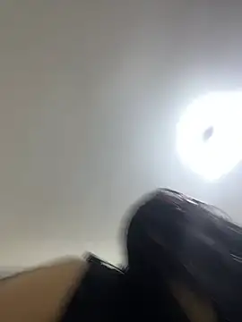Snapshot of alissonfernandez_ chatting on July 5, 10:28 pm alissonfernandez online show from July 5, 10:28 pm