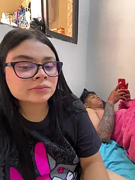 Snapshot of alissonfernandez_ chatting on July 13, 4:10 pm alissonfernandez online show from July 13, 4:10 pm