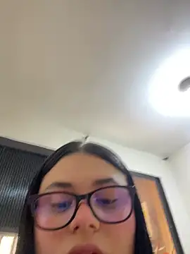 Snapshot of alissonfernandez_ chatting on July 20, 4:09 pm alissonfernandez online show from July 20, 4:09 pm
