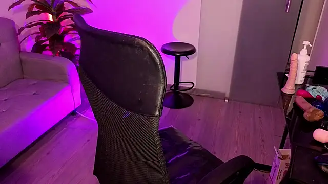 Lovely celeste online show from November 30, 4:00 pm