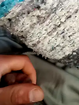 Snapshot of GaMeCrAc1 chatting on December 27, 8:28 pm GaMeCrAc1 online show from December 27, 8:28 pm