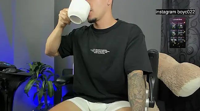 Snapshot of boyc022_ chatting on February 10, 9:14 am boyc022 online show from February 10, 9:14 am