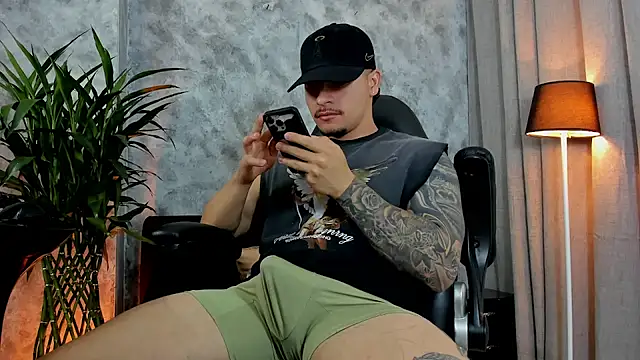 Snapshot of boyc022_ chatting on October 8, 6:16 pm boyc022 online show from October 8, 6:16 pm