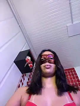 isabella048 online show from December 2, 3:23 am