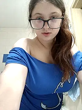 Snapshot of kila_lo chatting on January 17, 7:16 pm kila lo online show from January 17, 7:16 pm