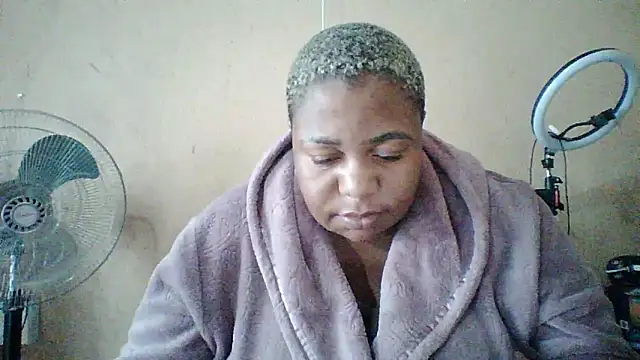 bustyboobs6 online show from February 17, 5:04 am