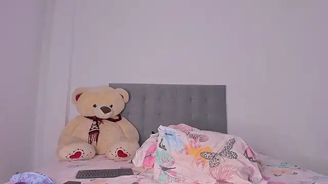 NAHOMI MILLER online show from January 16, 5:21 am