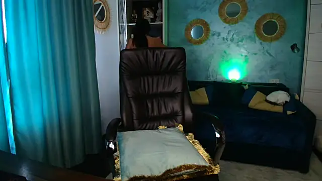 Snapshot of AmashaSiri chatting on April 26, 9:51 am AmashaSiri online show from April 26, 9:51 am