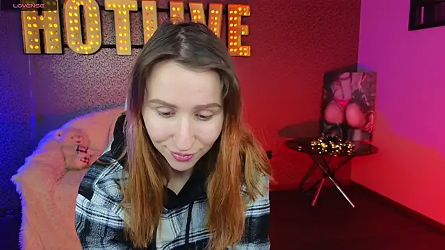 Snapshot of AliceBYKiss chatting on December 9, 12:19 pm AliceBYKiss online show from December 9, 12:19 pm