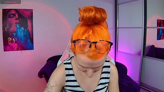 Snapshot of AliceBYKiss chatting on February 2, 1:08 pm AliceBYKiss online show from February 2, 1:08 pm