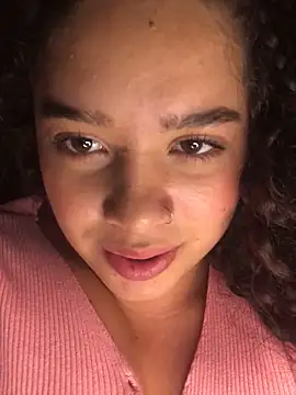 Snapshot of Julieta_333 chatting on March 17, 11:54 pm Julieta 333 online show from March 17, 11:54 pm