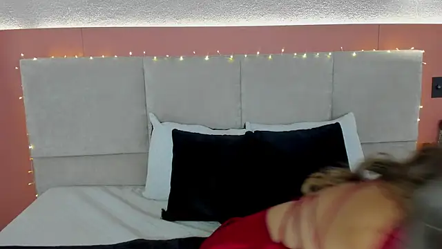 AniiRose online show from December 5, 1:25 am