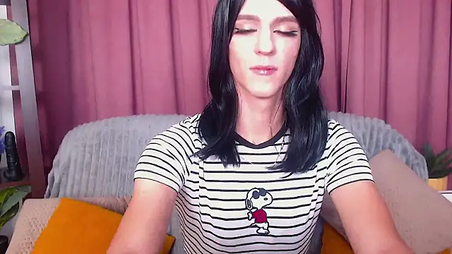 Snapshot of _CRYSTAL_tgirl chatting on December 4, 12:36 pm CRYSTAL tgirl online show from December 4, 12:36 pm