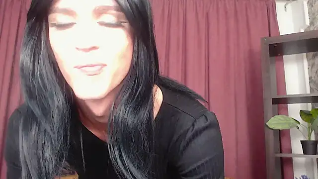 Snapshot of _CRYSTAL_tgirl chatting on December 6, 6:28 pm CRYSTAL tgirl online show from December 6, 6:28 pm