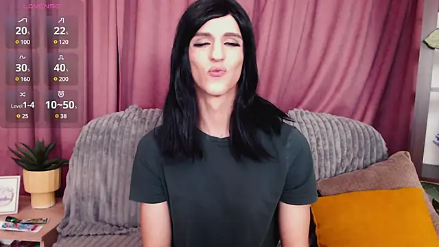 Snapshot of _CRYSTAL_tgirl chatting on December 18, 3:33 pm CRYSTAL tgirl online show from December 18, 3:33 pm