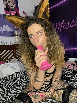 Snapshot of BlazyKitsune- chatting on December 29, 4:19 pm BlazyKitsune- online show from December 29, 4:19 pm