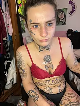 Snapshot of BlazyKitsune- chatting on February 24, 8:47 pm BlazyKitsune- online show from February 24, 8:47 pm