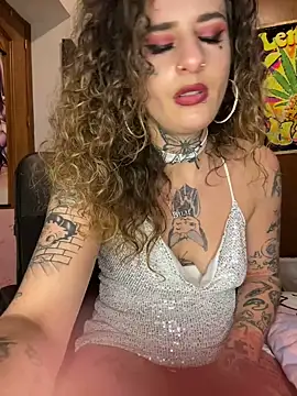 Snapshot of BlazyKitsune- chatting on March 1, 11:47 pm BlazyKitsune- online show from March 1, 11:47 pm