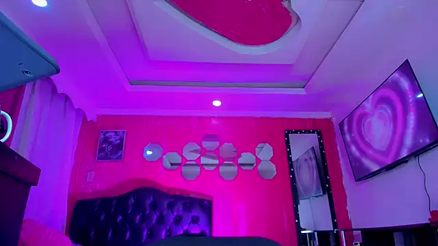TiffanyMackensyy online show from June 22, 3:25 am