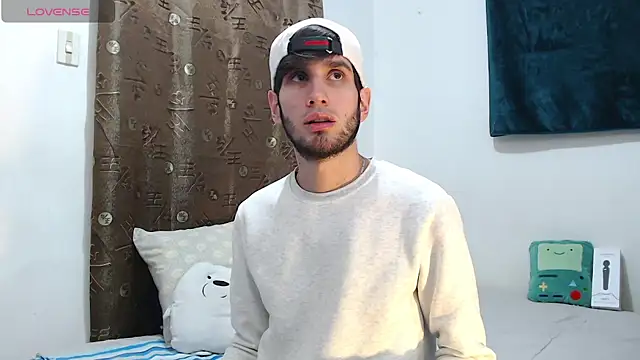 Snapshot of Thhiago_tay chatting on December 1, 7:30 pm Thhiago tay online show from December 1, 7:30 pm