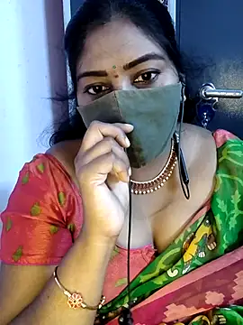 RomeoJuliet345 online show from July 25, 4:04 pm