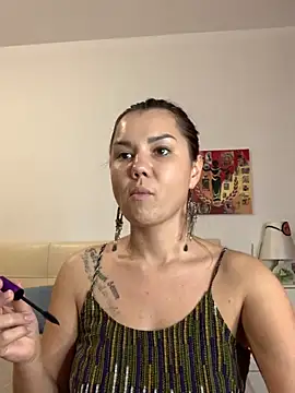 Snapshot of MiraMiss chatting on September 24, 8:28 am MiraMiss online show from September 24, 8:28 am