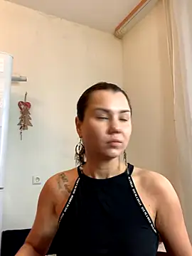 Snapshot of MiraMiss chatting on November 2, 8:28 am MiraMiss online show from November 2, 8:28 am