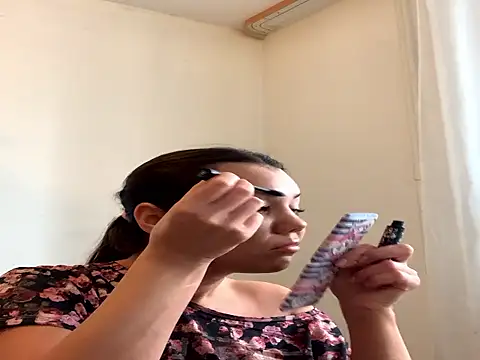 Snapshot of MiraMiss chatting on November 4, 9:52 am MiraMiss online show from November 4, 9:52 am