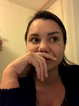 Snapshot of MiraMiss chatting on November 5, 9:15 pm MiraMiss online show from November 5, 9:15 pm