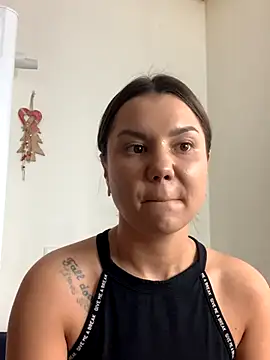 Snapshot of MiraMiss chatting on November 7, 8:47 am MiraMiss online show from November 7, 8:47 am