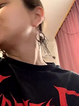 Snapshot of MiraMiss chatting on November 10, 8:35 am MiraMiss online show from November 10, 8:35 am