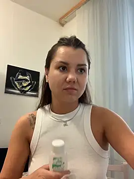 Snapshot of MiraMiss chatting on November 27, 7:54 am MiraMiss online show from November 27, 7:54 am