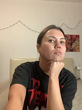 Snapshot of MiraMiss chatting on November 28, 7:27 pm MiraMiss online show from November 28, 7:27 pm