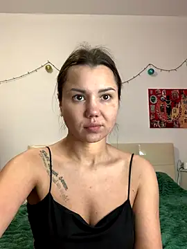 Snapshot of MiraMiss chatting on December 16, 8:08 am MiraMiss online show from December 16, 8:08 am