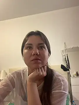 Snapshot of MiraMiss chatting on July 11, 7:33 am MiraMiss online show from July 11, 7:33 am