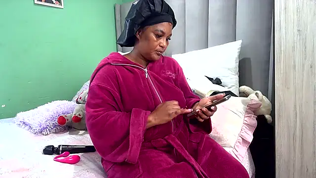 SexyEbony37X online show from May 26, 6:42 am