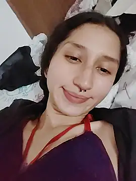 Snapshot of Queenjenn__ chatting on June 17, 12:13 am Queenjenn online show from June 17, 12:13 am