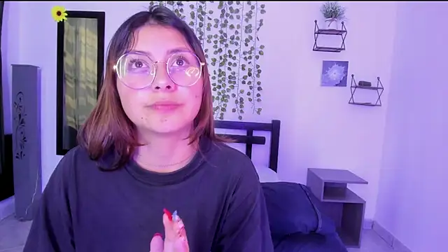 Noellesable online show from December 24, 3:05 pm