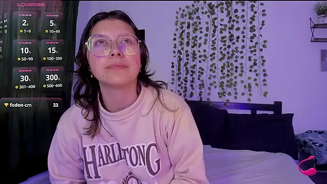 Noellesable online show from February 22, 9:15 pm