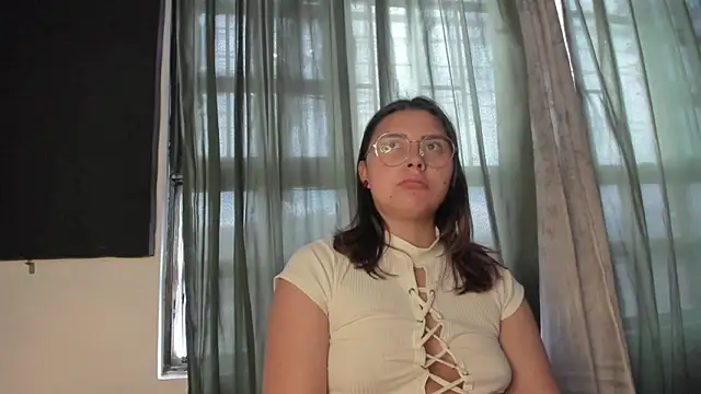 Noellesable online show from November 7, 5:13 pm