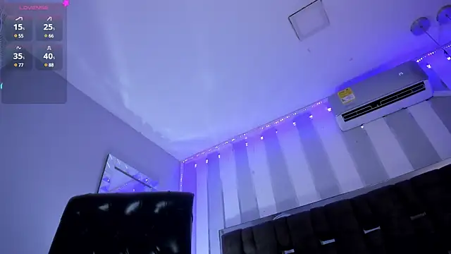 Snapshot of OliviaHalley chatting on March 11, 4:40 pm OliviaHalley online show from March 11, 4:40 pm