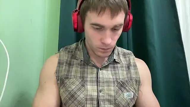 Snapshot of Mrbiceps23 chatting on December 4, 12:47 pm Mrbiceps23 online show from December 4, 12:47 pm