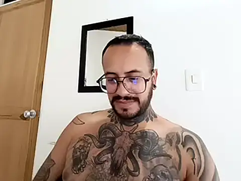 Snapshot of Nicky_smith__ chatting on December 3, 2:36 am Nicky smith online show from December 3, 2:36 am